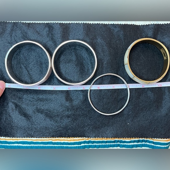 Vintage Mother of pearl bangles brass and silver tone with chunky necklace - Picture 8 of 8